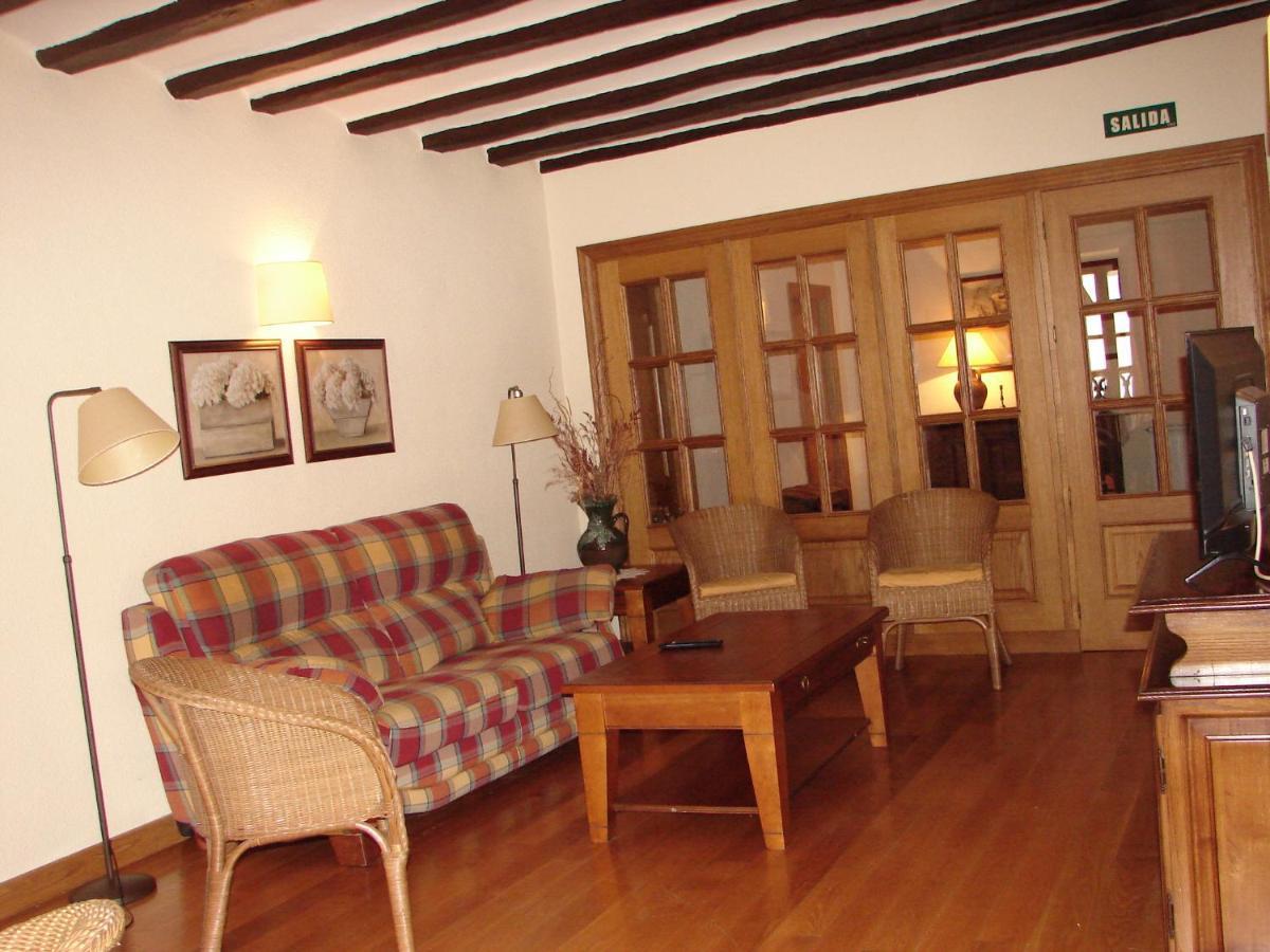 Apartamentos Lazkano I Y II Uharte-Arakil Exterior photo